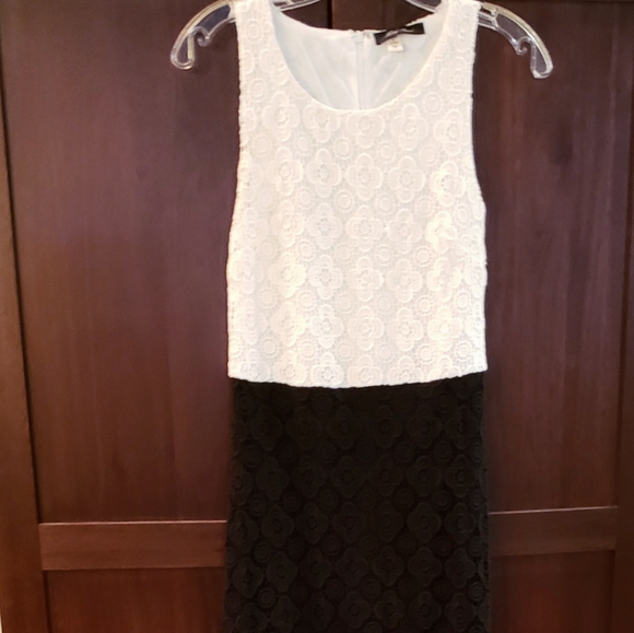 Francesca Dress Med Crochet Mini - Picture 1 of 11